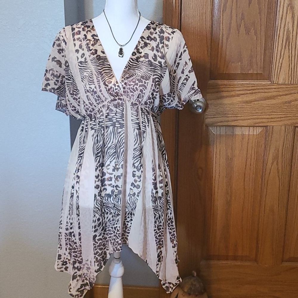 Janette John 3:16 animal print cover up, sz M